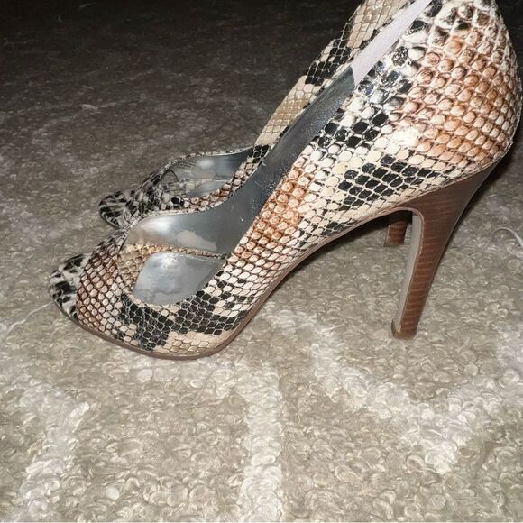 Marc fisher side 8.5 shoe - Picture 2 of 6